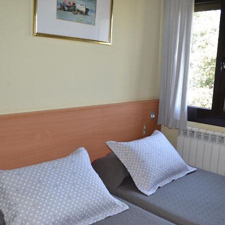 Hostal Bartis Фигерас Екстериор снимка