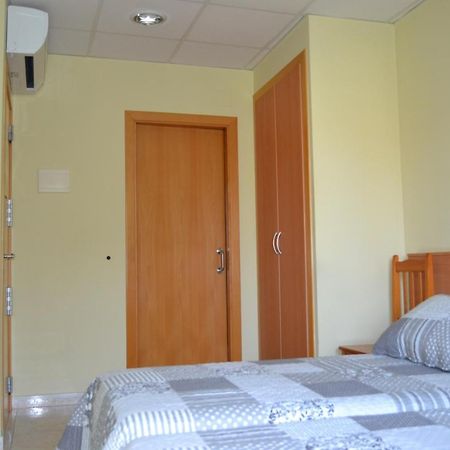 Hostal Bartis Фигерас Екстериор снимка