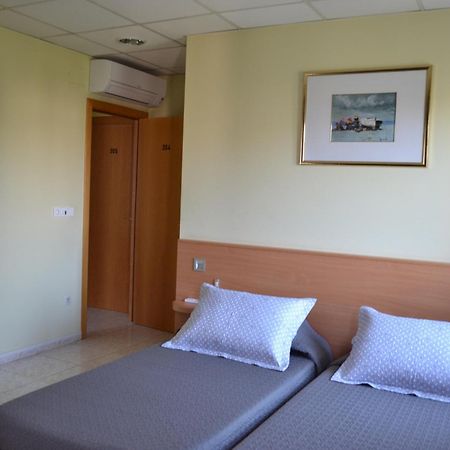 Hostal Bartis Фигерас Стая снимка