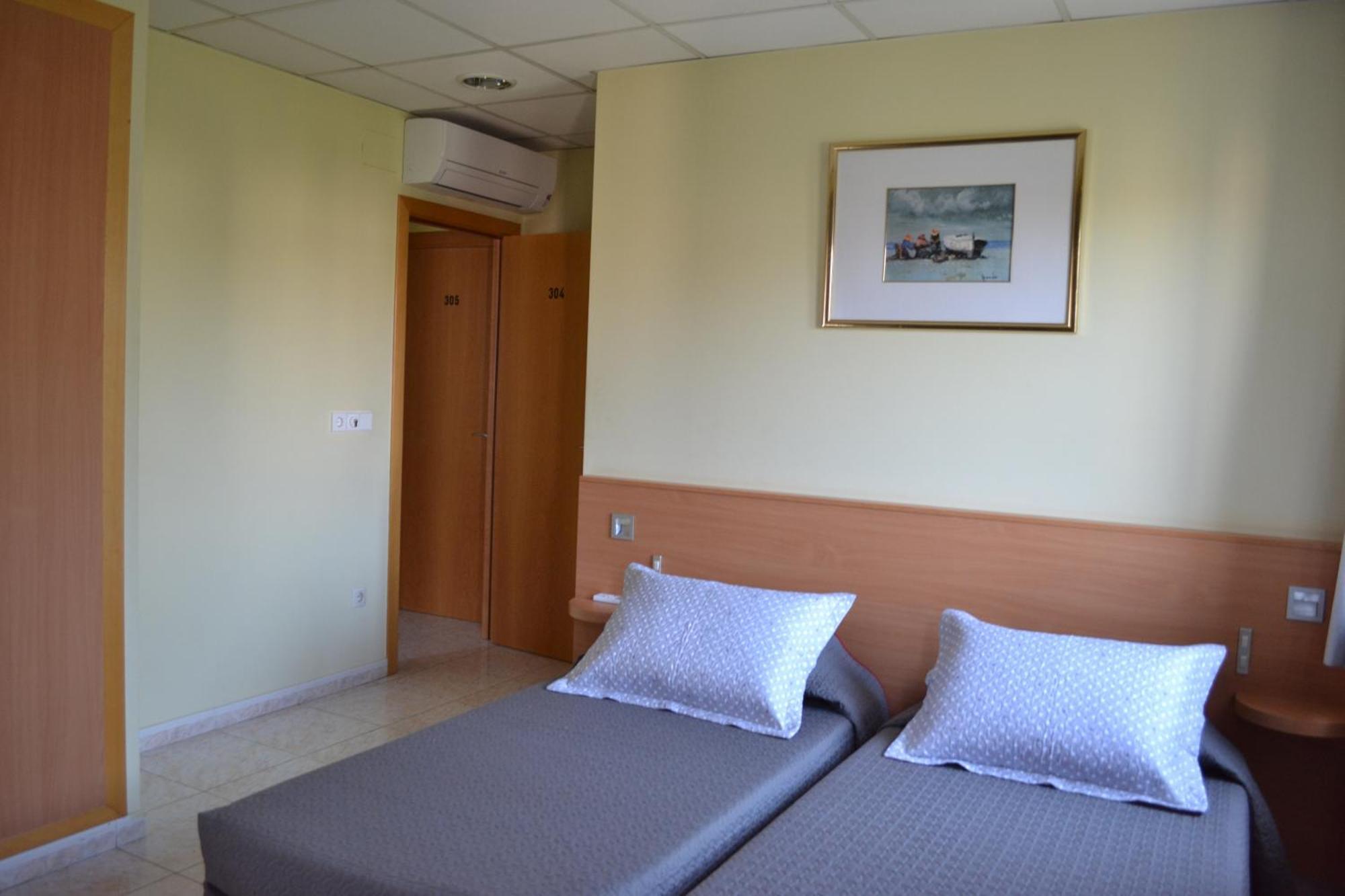 Hostal Bartis Фигерас Стая снимка